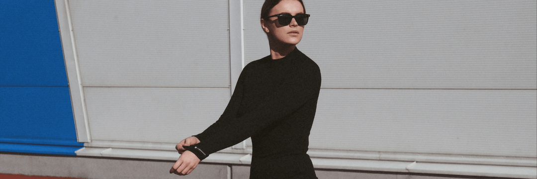 A woman is preparing thermoclothes for casual runs